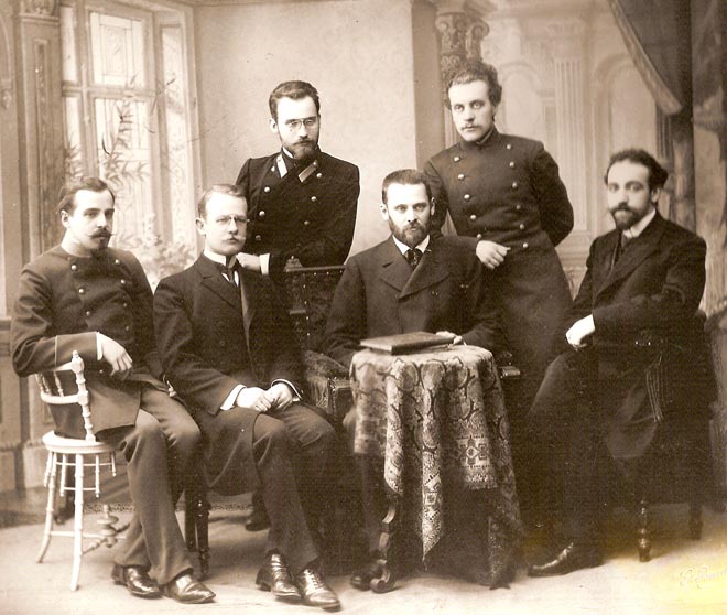 А.С. Лаппо-Данилевский с учениками, 1905 г. (Сидят, слева направо: Сидоров Н.И., Веретенников В.И., Лаппо-Данилевский А.С., Шилов А.А.; стоят: Г.Н.Котляров, неизвестный)